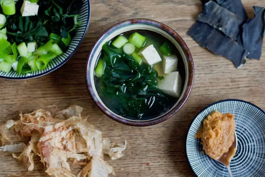 Miso Suppe mit Zutaten Titelbild